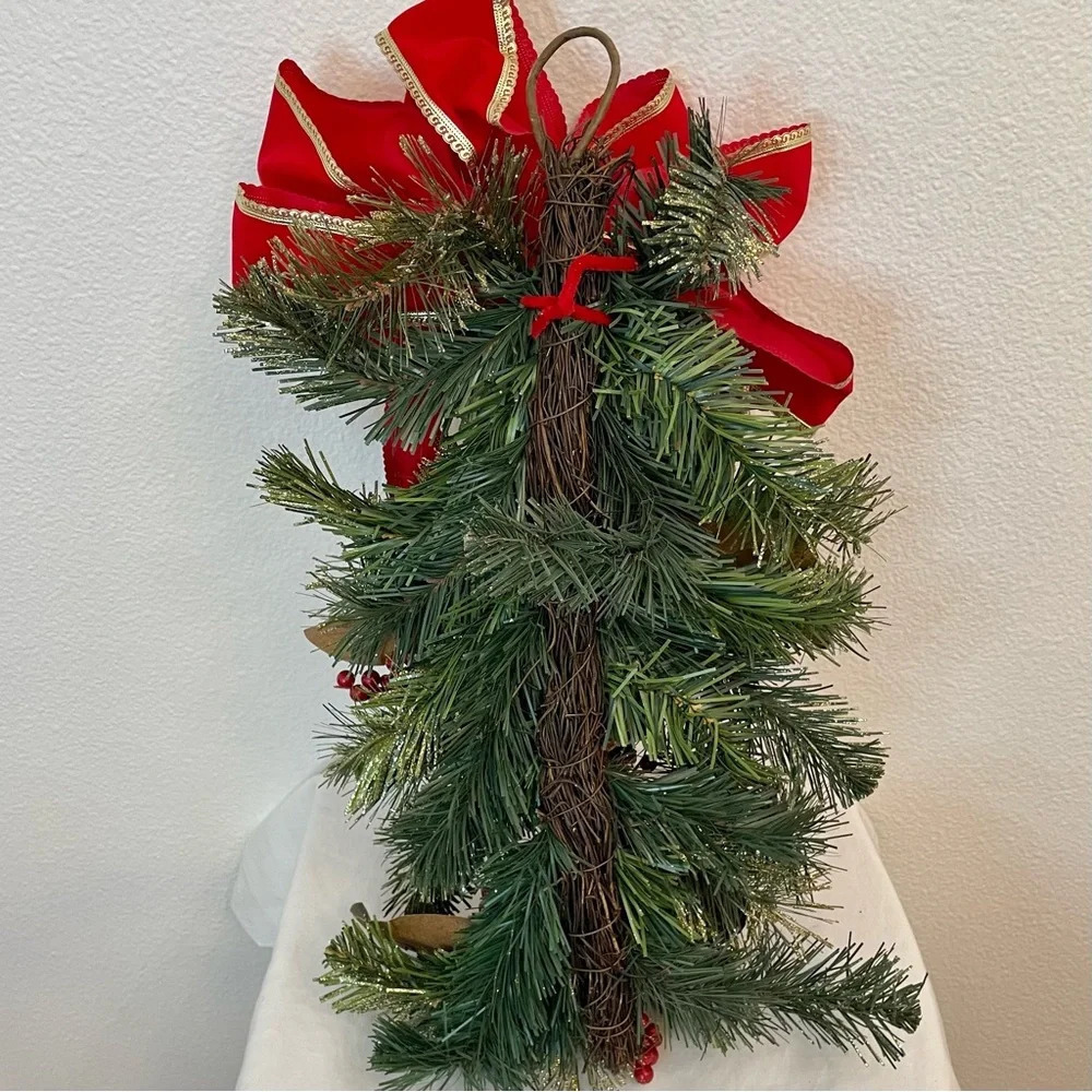 Vintage Artificial Pine Christmas Teardrop Swag with Pine Cones And Ribbon Bow. - Picture 2 of 9
